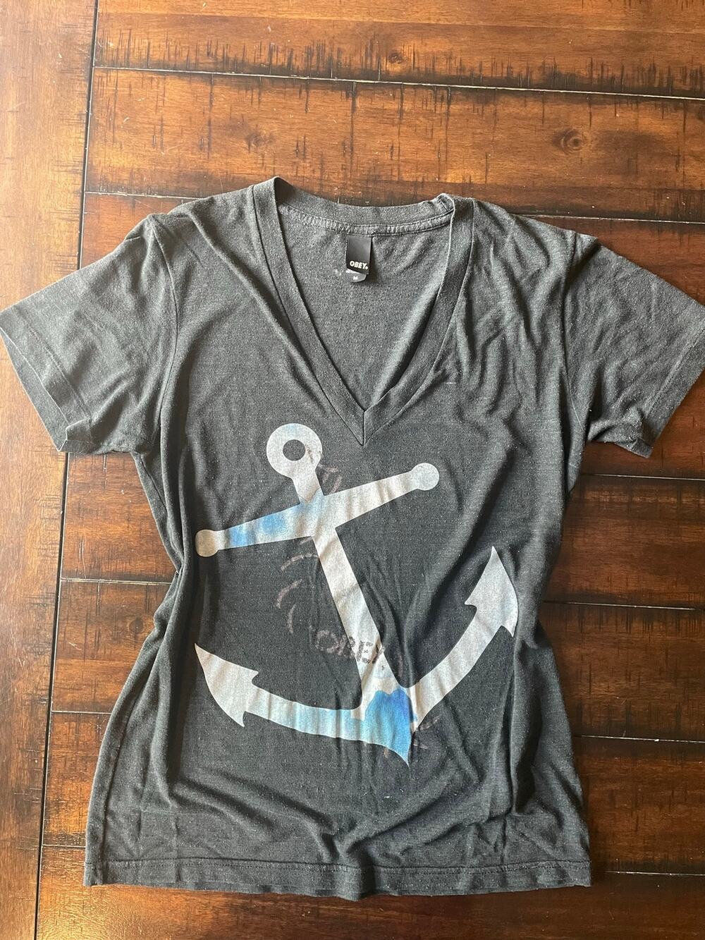 OBEY Women’s Charcoal Gray Anchor Graphic V-Neck T-Shirt Size M Streetwear Skate